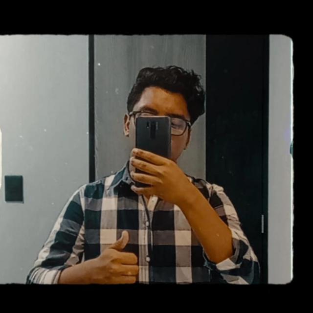 Foto profesional de Jesús Ojeda, desarrollador full stack especializado en backend